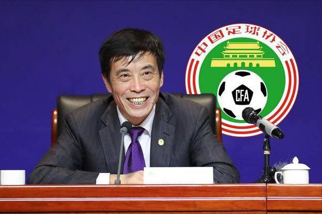 两个老男人玩我一晚好爽